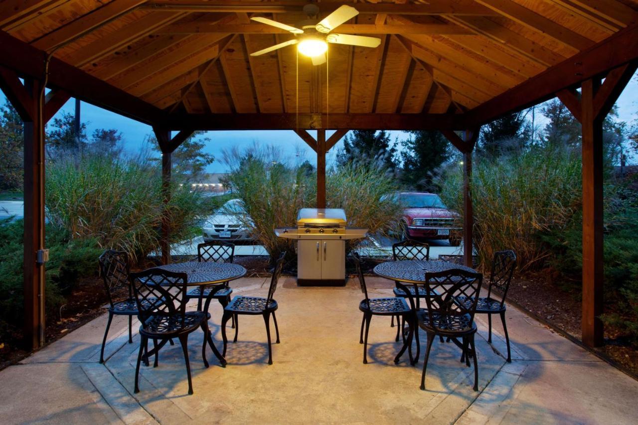Sonesta Simply Suites Cleveland North Olmsted Airport Exterior foto
