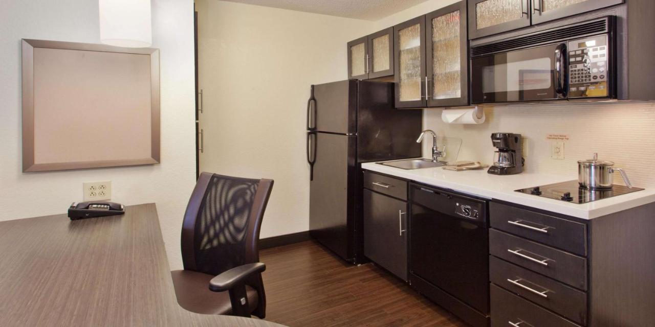 Sonesta Simply Suites Cleveland North Olmsted Airport Exterior foto