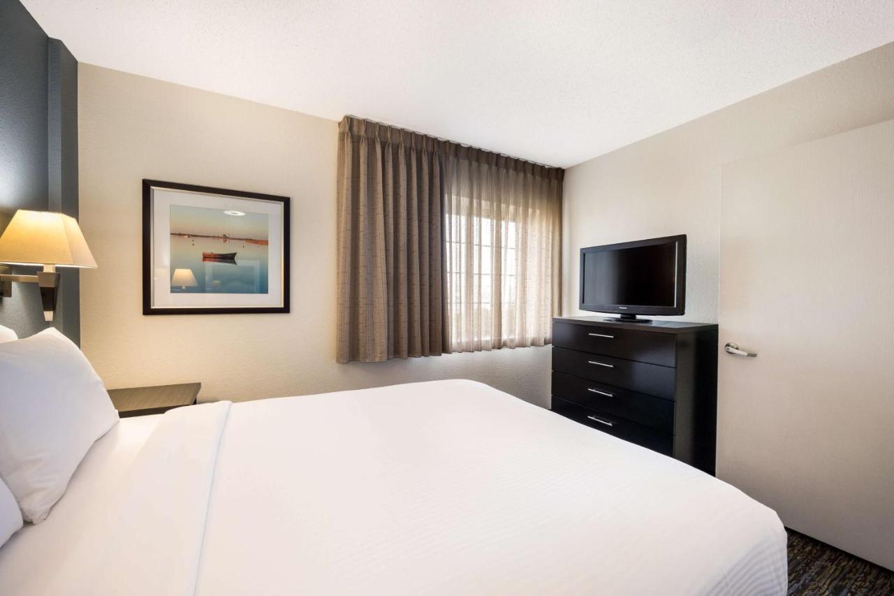 Sonesta Simply Suites Cleveland North Olmsted Airport Exterior foto