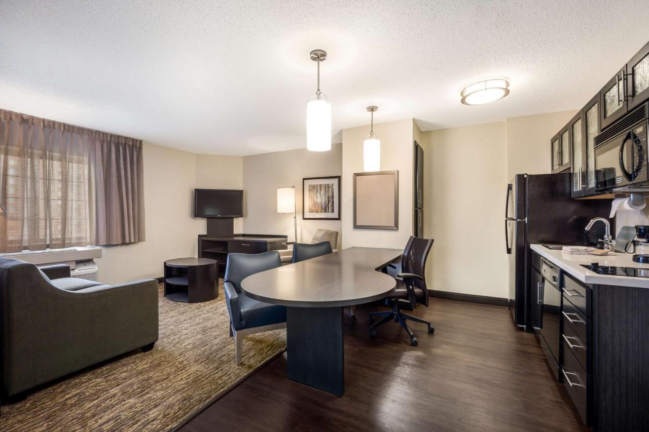 Sonesta Simply Suites Cleveland North Olmsted Airport Exterior foto