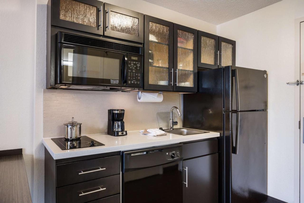 Sonesta Simply Suites Cleveland North Olmsted Airport Exterior foto